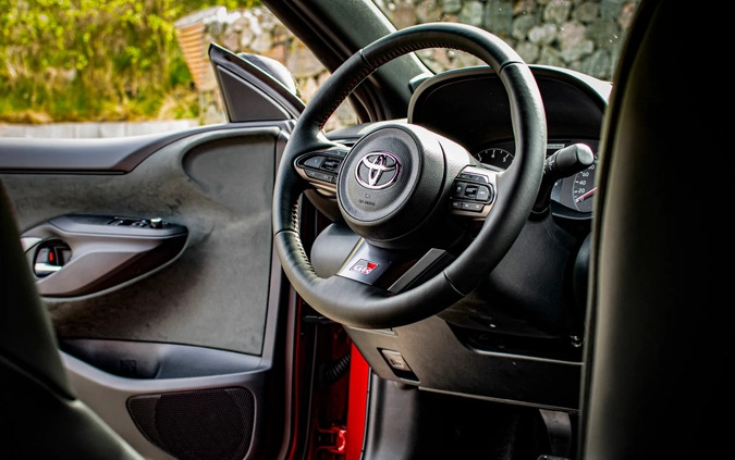 Toyota Yaris cena 175000 przebieg: 1600, rok produkcji 2022 z Gdańsk małe 277